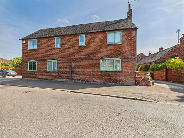 3 Bedroom Detached House For Sale In Main Street, Milton, DE65