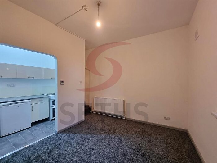 1 Bedroom Flat To Rent In Lincoln Street, Highfields, Leicester, LE2