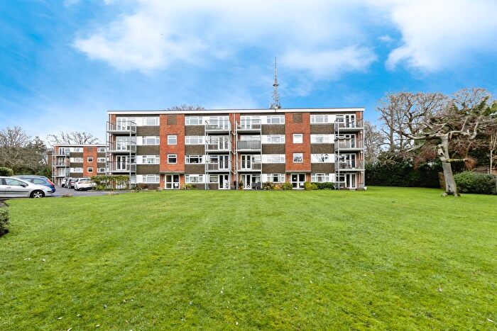 2 Bedroom Flat For Sale In Mount Road, Poole, BH14