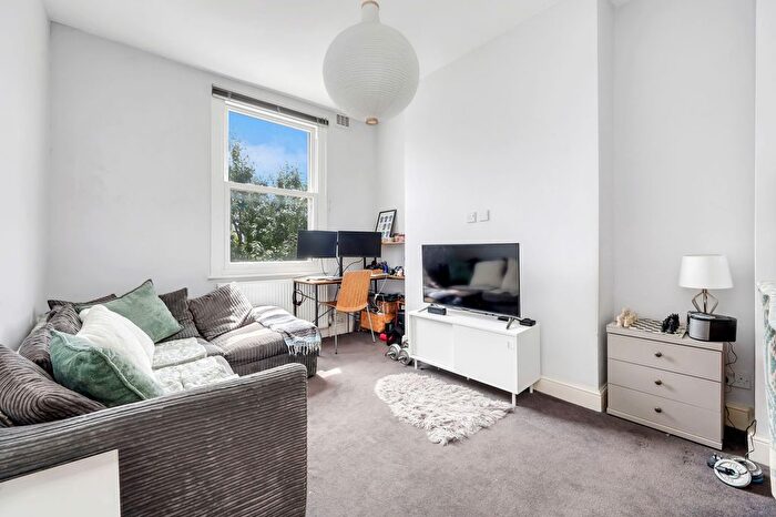 1 Bedroom Flat For Sale In Lambton Road, London, N19