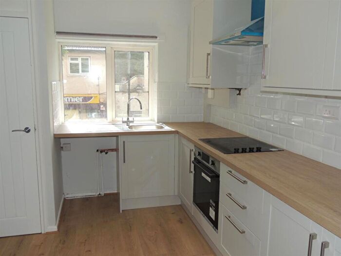 3 Bedroom Flat To Rent In Rathbone Close, Keresley End, Coventry, CV7