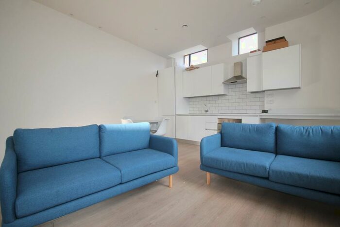 1 Bedroom Flat To Rent In Cambridge House, Mayes Road, Haringay, N22