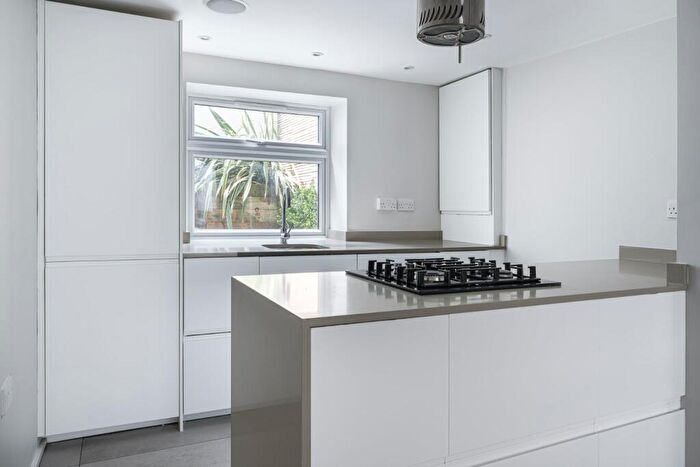 3 Bedroom Terraced House For Sale In Shepherdess Walk, Hackney, N1 - Photo 3