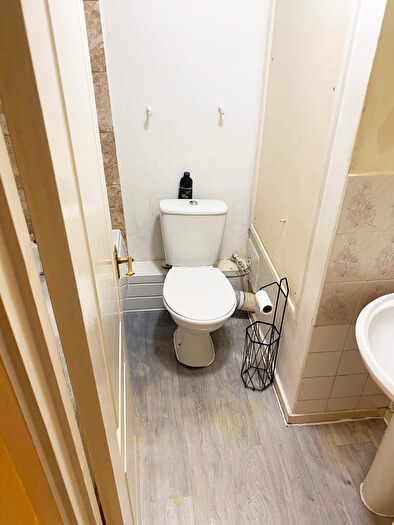 2 Bedroom Apartment To Rent In Downs Road, Luton, LU1