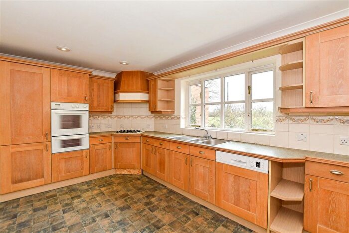 4 Bedroom Detached House For Sale In Mill Stream Place, Tonbridge, Kent, TN9
