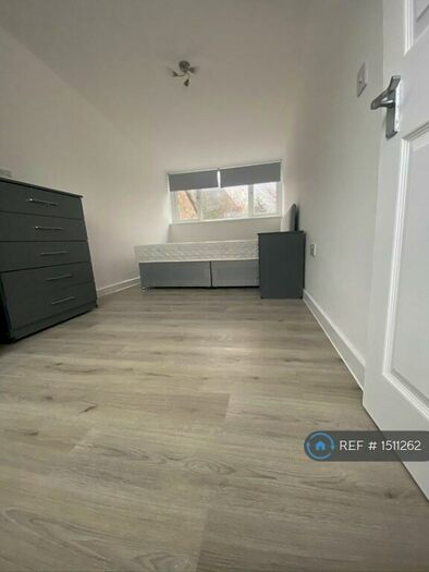 2 Bedroom Flat To Rent In Blenheim Walk Corby, Corby, NN18
