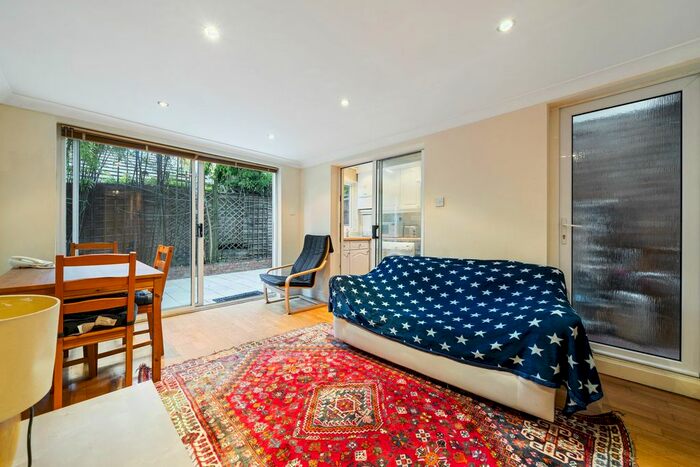 2 Bedroom Flat To Rent In Fortess Road, Kentish Town, NW5