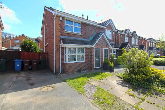 3 Bedroom Semi-Detached House To Rent In Railway Road, Chorley, PR6