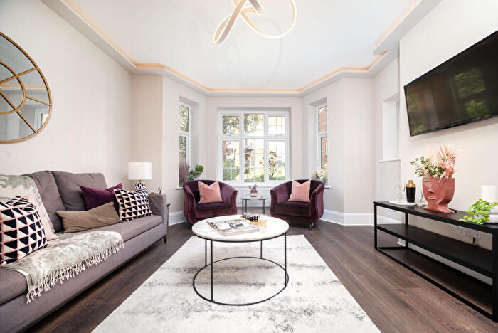 2 Bedroom Apartment For Sale In Moreland Court, Finchley Road, London, NW2