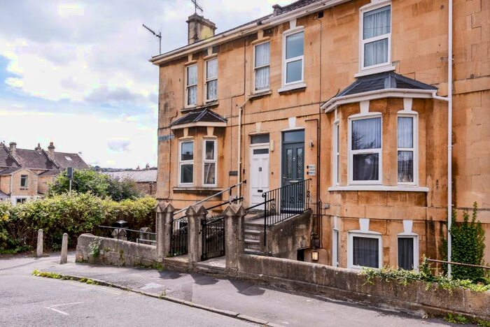 1 Bedroom Flat To Rent In Victoria Terrace, Bath, BA2