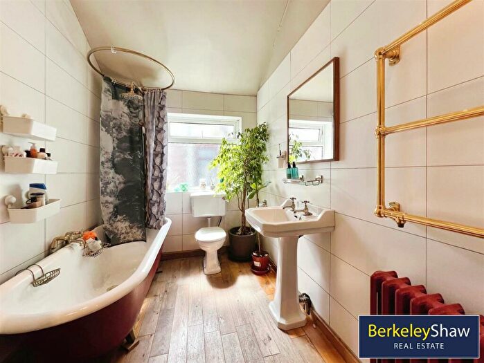 3 Bedroom Terraced House For Sale In Handfield Road, Waterloo, Liverpool, L22