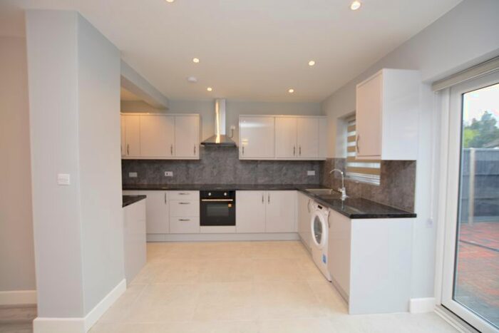 1 Bedroom Flat To Rent In Greenford Gardens, Greenford, UB6