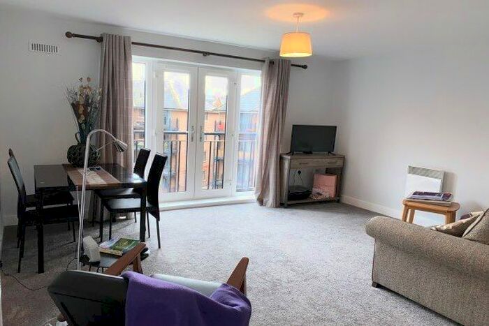 2 Bedroom Flat To Rent In Medway Wharf Road, Tonbridge TN9
