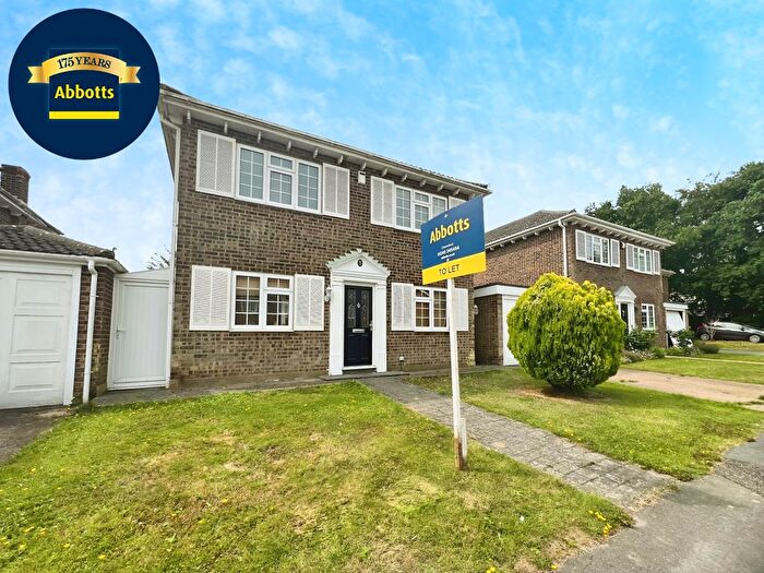 4 Bedroom Property To Rent In Hopkirk Close, Chelmsford, CM3