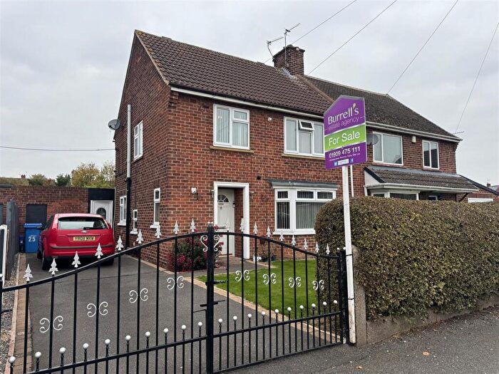 3 Bedroom Semi-Detached House For Sale In Ramsden Crescent, Carlton-In-Lindrick, Worksop, S81