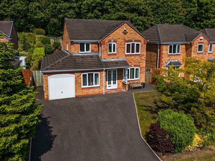 4 Bedroom Detached House For Sale In School Close, Darley Dale, DE4