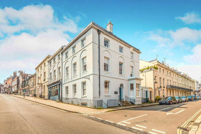 2 Bedroom Flat To Rent In Albion Street, Lewes, East Sussex, BN7