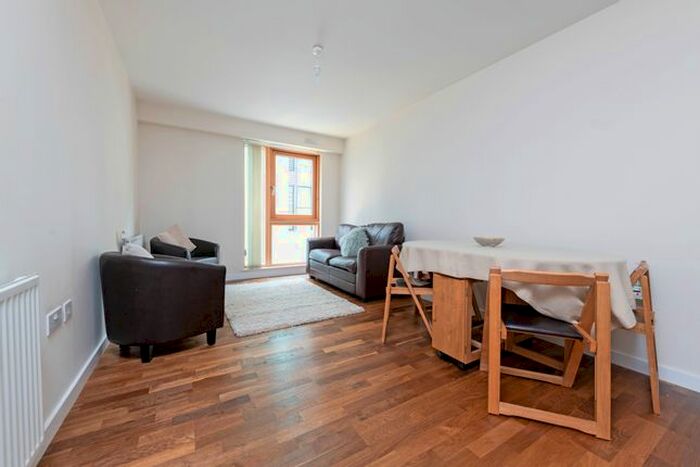 1 Bedroom Flat To Rent In Hardwicks Square, London, SW18
