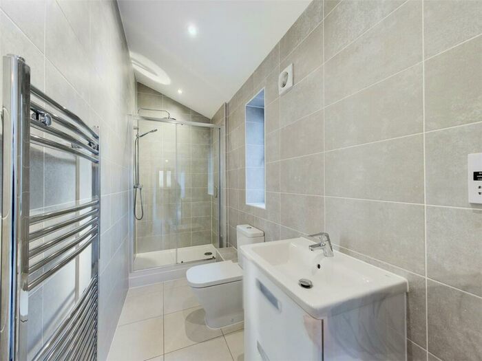 2 Bedroom Bungalow For Sale In The Oaks, Llangattock, Crickhowell, Powys, NP8