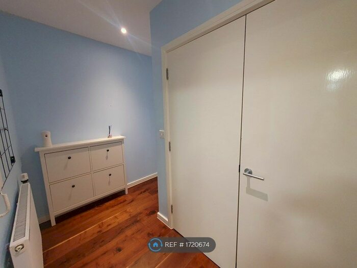 2 Bedroom Flat To Rent In Grahame Park Way, London, NW9