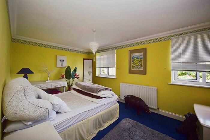 4 Bedroom Detached House For Sale In Baldwin Road, Minster On Sea, Sheerness, ME12