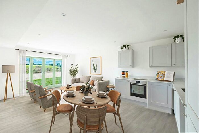 2 Bedroom Barn Conversion For Sale In Broadclyst, Exeter, EX5