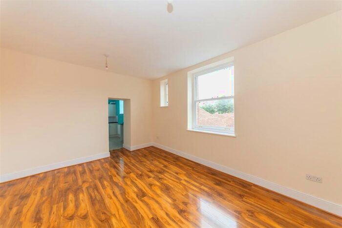 2 Bedroom Apartment To Rent In Braggs Lane, Bristol, BS2