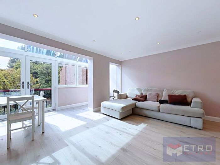 4 Bedroom Maisonette To Rent In Bywater Place, Rotherhithe, London, London, SE16