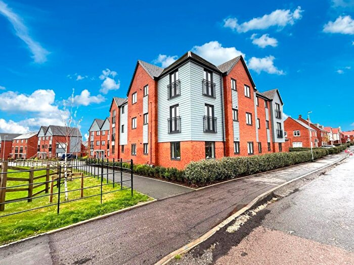 2 Bedroom Flat To Rent In Baker Way, Lichfield, Staffordshire, WS14