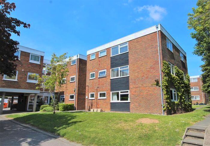 1 Bedroom Flat To Rent In Hutton Road, Shenfield, Brentwood, CM15
