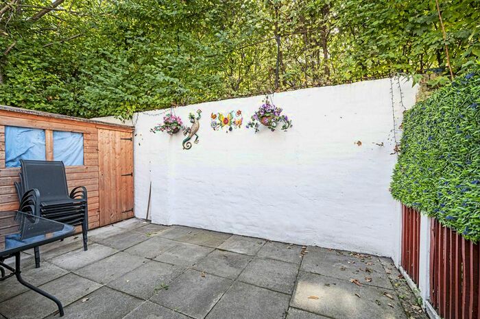 2 Bedroom Flat For Sale In Benworth Street, Bow, London, E3