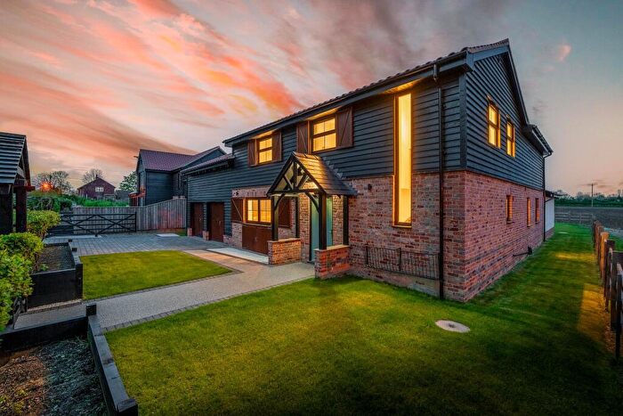 5 Bedroom Detached House To Rent In Thornton Road, North Owersby, LN8