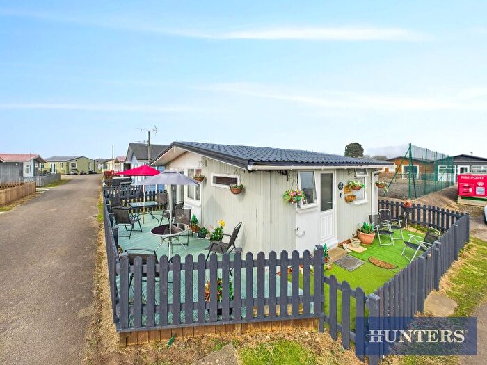 2 Bedroom Chalet For Sale In Wilsthorpe, Bridlington, YO15