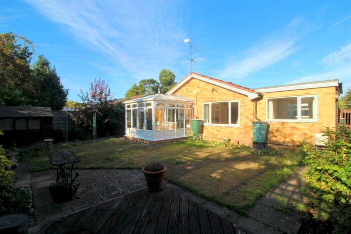 3 Bedroom Detached Bungalow To Rent In Woking, GU22