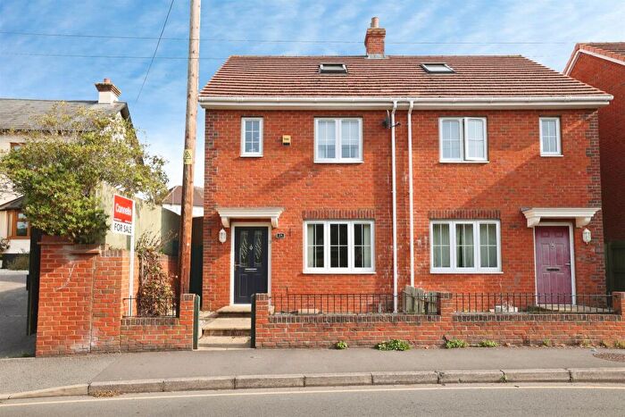 3 Bedroom Town House For Sale In Earls Court Road, Amesbury, Salisbury, SP4