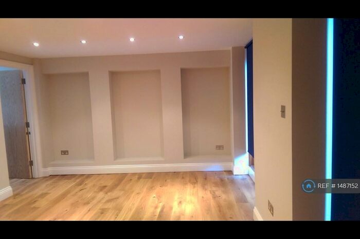 1 Bedroom Terraced House To Rent In Barnsbury Street, London, N1