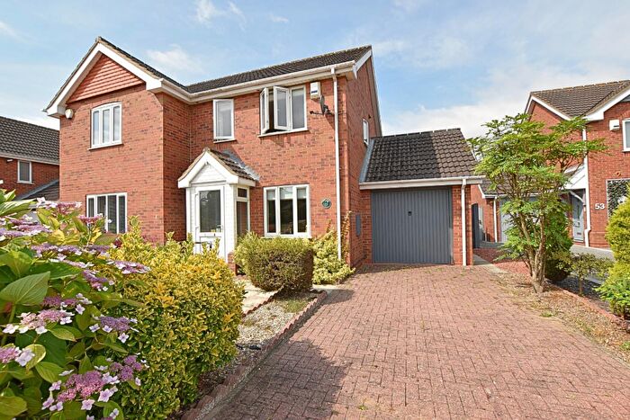 2 Bedroom Semi-Detached House For Sale In Peterhouse Road, Grimsby, DN34