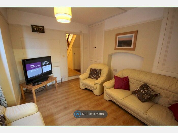 5 Bedroom Semi-Detached House To Rent In Beresford Avenue, Hull, HU6
