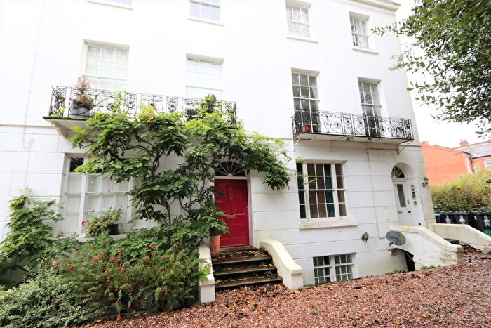1 Bedroom Flat To Rent In Milverton Crescent, Leamington Spa, Warwickshire, CV32