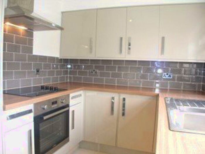 2 Bedroom Flat To Rent In Wanstead, E11