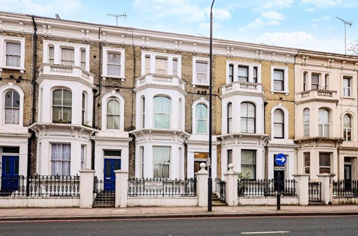 Flat To Rent In Finborough Road, Earls Court, SW10