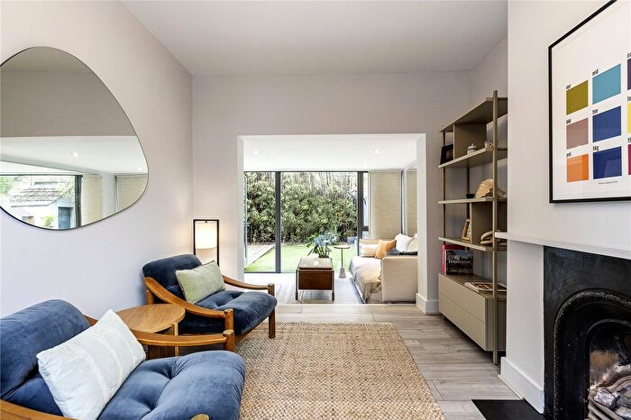 2 Bedroom Terraced House To Rent In Theed Street, Waterloo, London, SE1