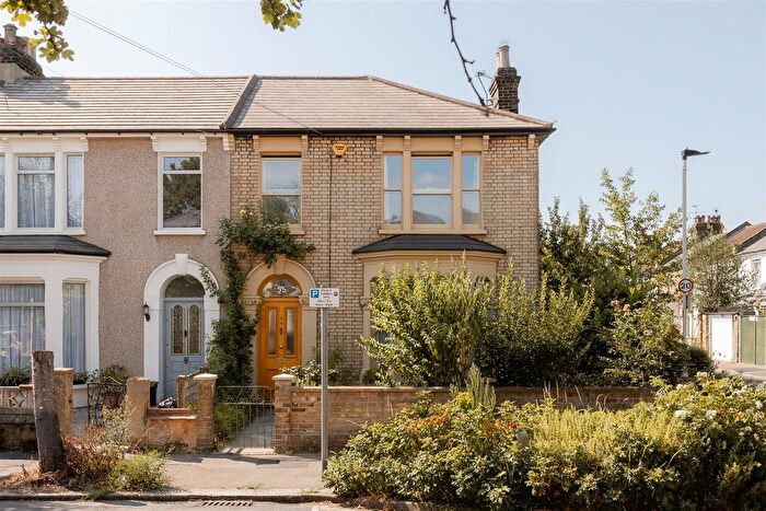 4 Bedroom End Terrace House For Sale In Durham Road, Manor Park, E12