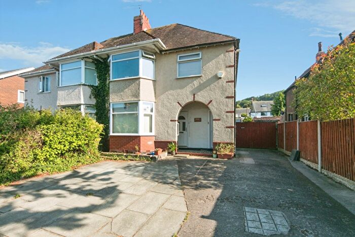 2 Bedroom Flat For Sale In Conway Road, Colwyn Bay, Conwy, LL29