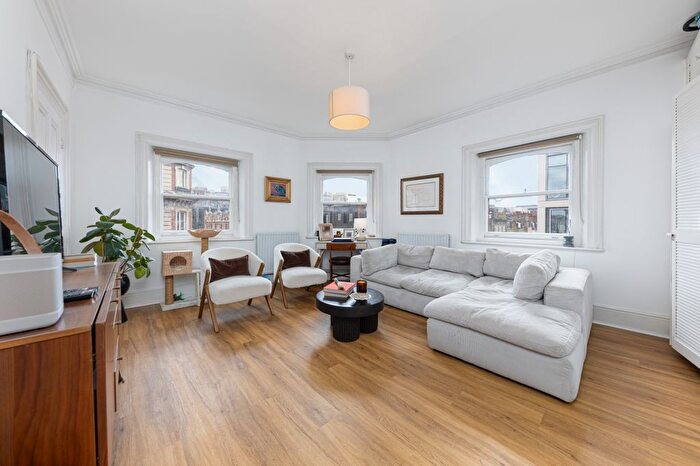 1 Bedroom Flat To Rent In Mandeville Place, London, W1U