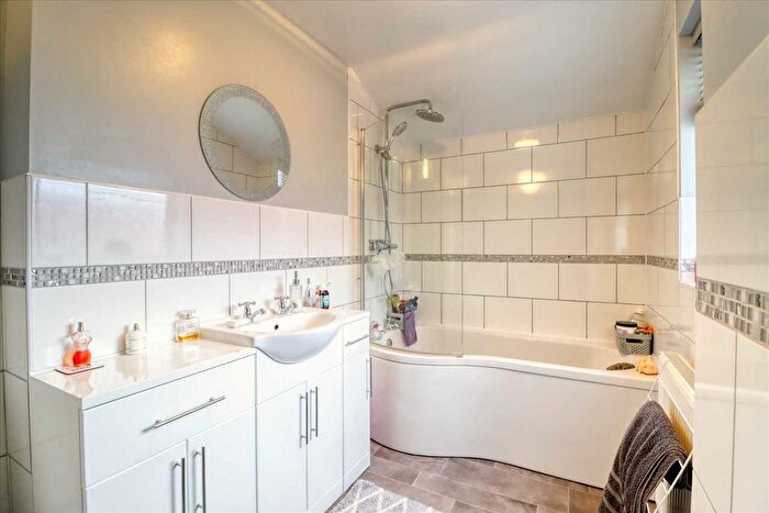 3 Bedroom Bungalow For Sale In Clays Road, Walton On The Naze, CO14