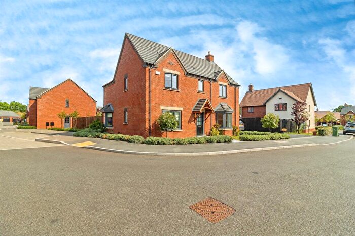 4 Bedroom Detached House For Sale In Menday Gardens, Wavendon, Milton Keynes, MK17