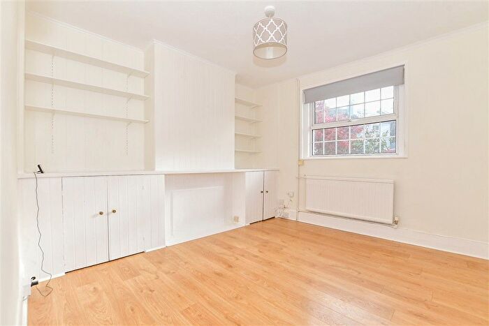 4 Bedroom Semi-Detached House For Sale In Chandos Road, Tunbridge Wells, Kent, TN1