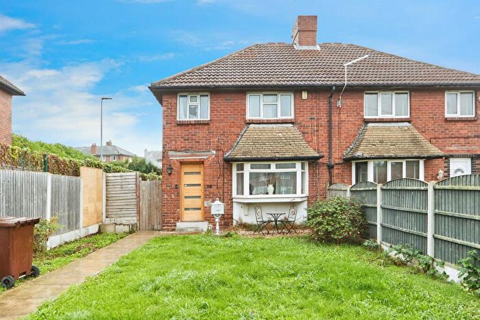 3 Bedroom Semi-Detached House For Sale In Scott Hall Road, Leeds, LS7