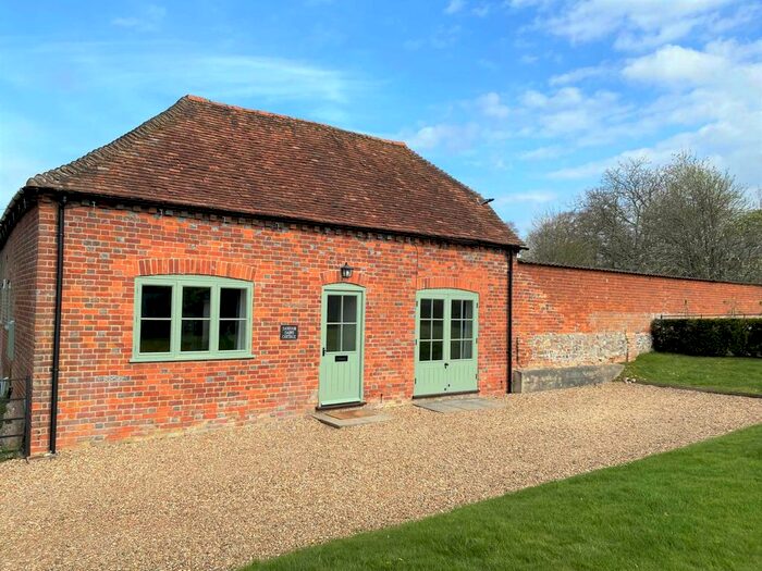 2 Bedroom Bungalow To Rent In Sanham Green, Hungerford, RG17